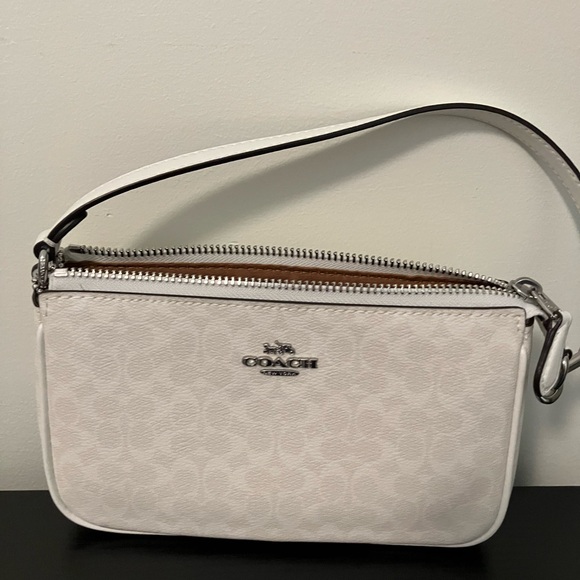 COACH Handbag - Picture 2 of 8